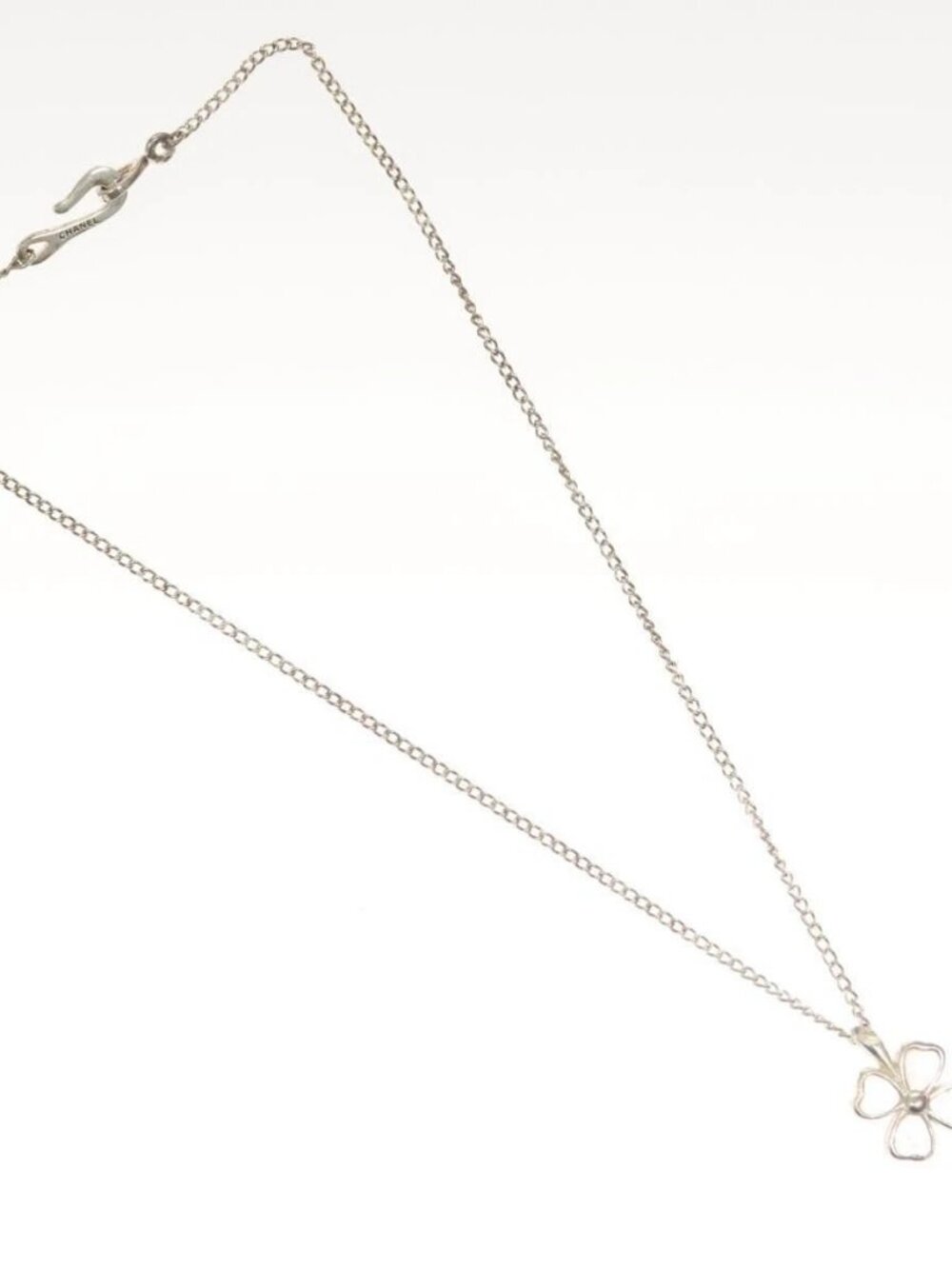 CHANEL Clover Necklace metal Silver CC - Picture 2 of 16